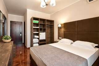 Гостиница Имера Витязево 2х комнатный комфорт с балконом и видом на бассейн-1